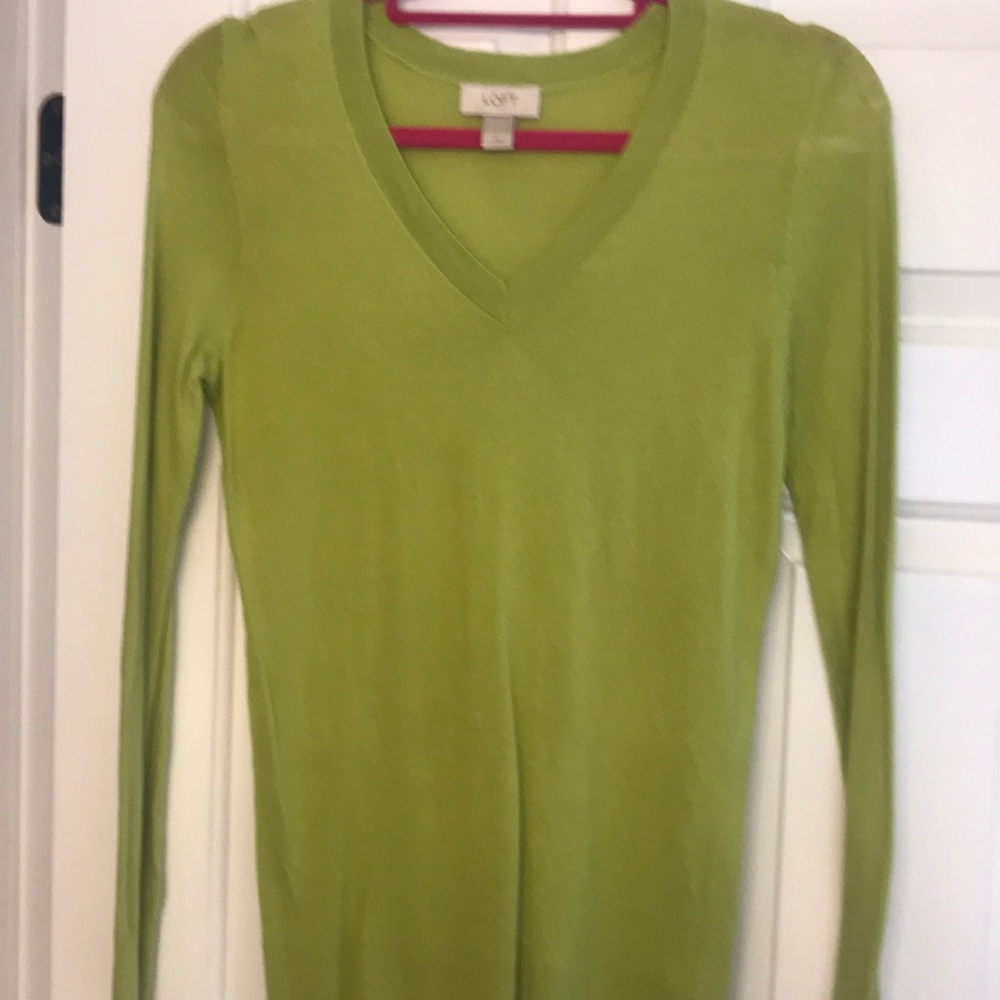 V neck sweater